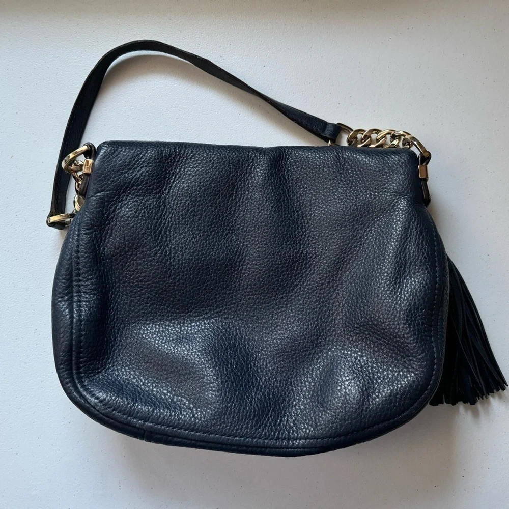 MICHAEL KORS women’s navy blue pebble leather bedford tassel shoulder bag - Picture 2 of 13